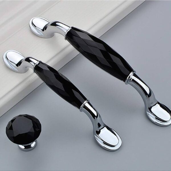 Showcase Handle